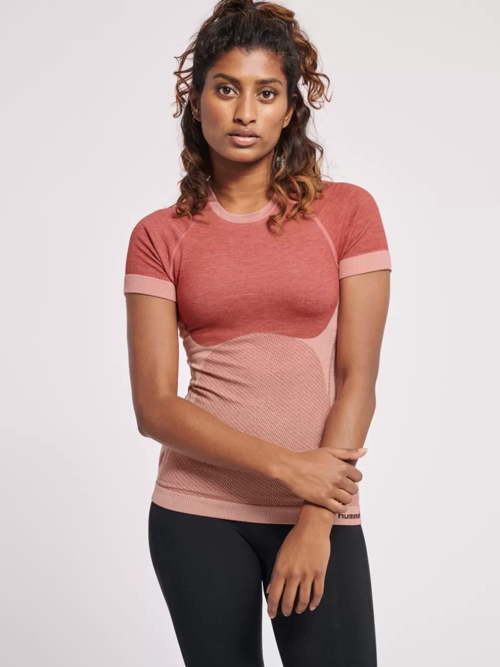 hmlCLEA SEAMLESS TIGHT T-SHIRT*hummel Store