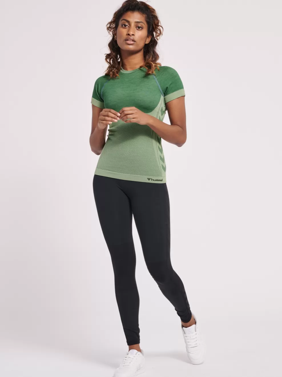 hmlCLEA SEAMLESS TIGHT T-SHIRT*hummel Hot