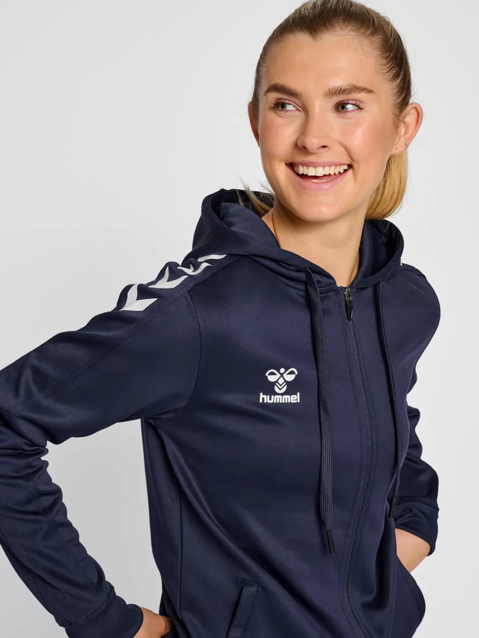 hmlCORE XK POLY ZIP HOOD SWEAT WOMA*hummel Best