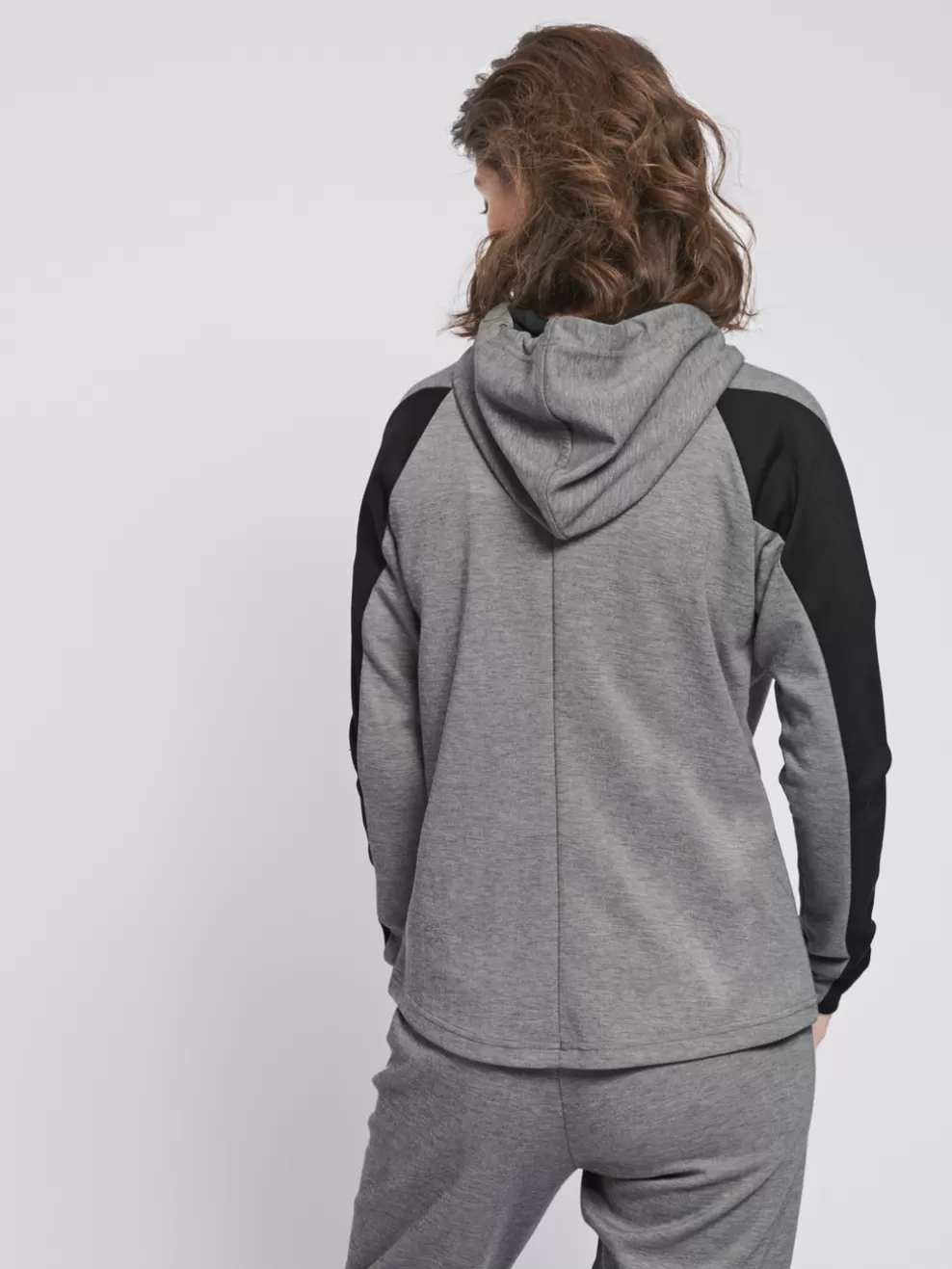 hmlESSI ZIP HOODIE*hummel Fashion