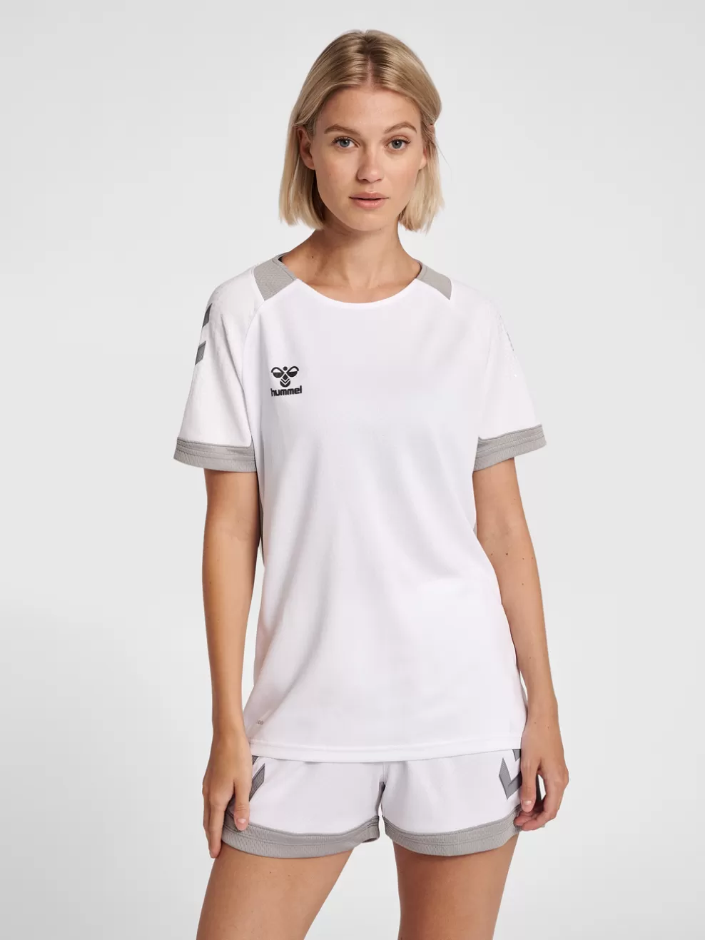 hmlLEAD WOMENS S/S POLY JERSEY*hummel Clearance