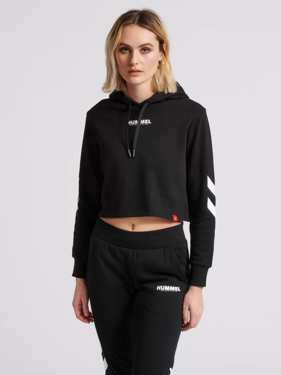 hmlLEGACY WOMAN CROPPED HOODIE*hummel Sale