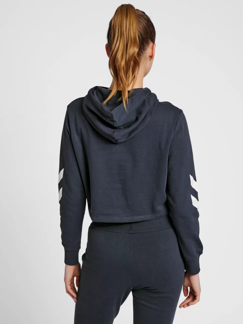 hmlLEGACY WOMAN CROPPED HOODIE*hummel Online