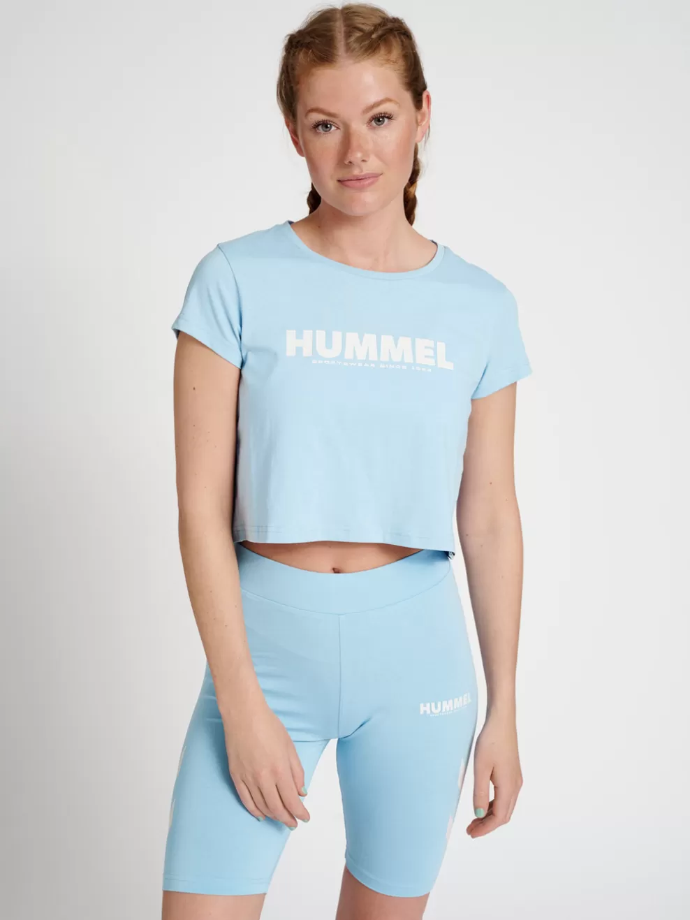 hmlLEGACY WOMAN CROPPED T-SHIRT*hummel Online