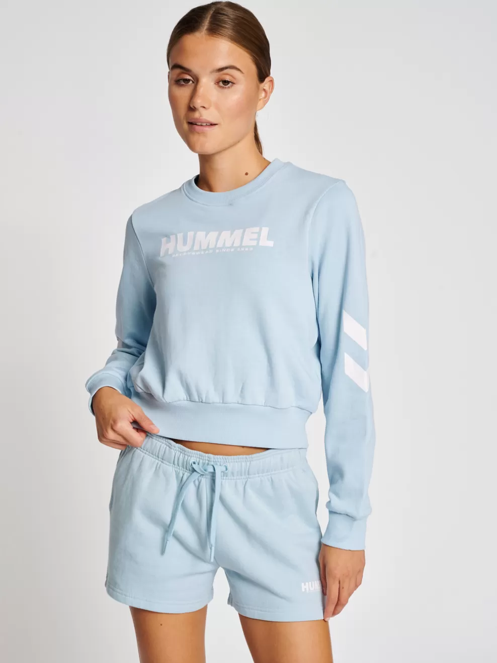 hmlLEGACY WOMAN SWEATSHIRT*hummel Online