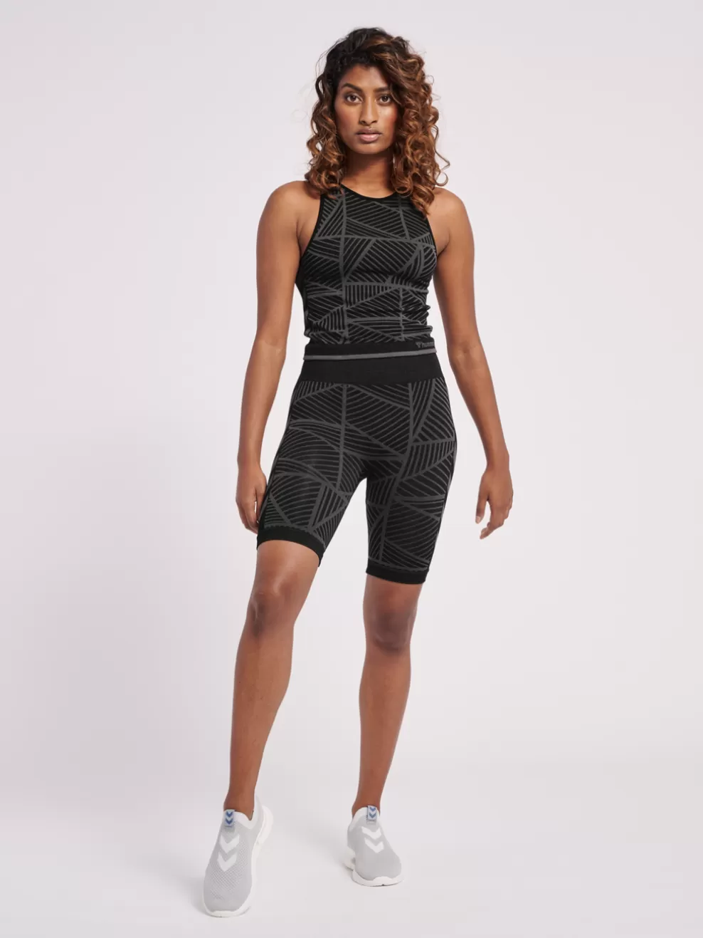 hmlMT ENERGY SEAMLESS MW SHORTS*hummel Fashion