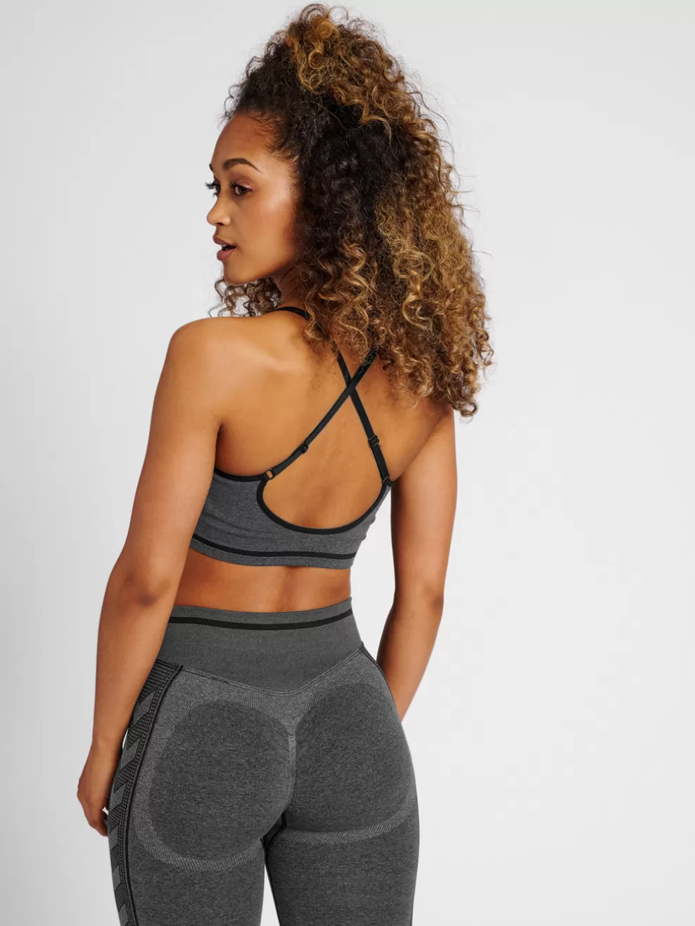 hmlMT LULU SEAMLESS SCRUNCH BRA*hummel Clearance