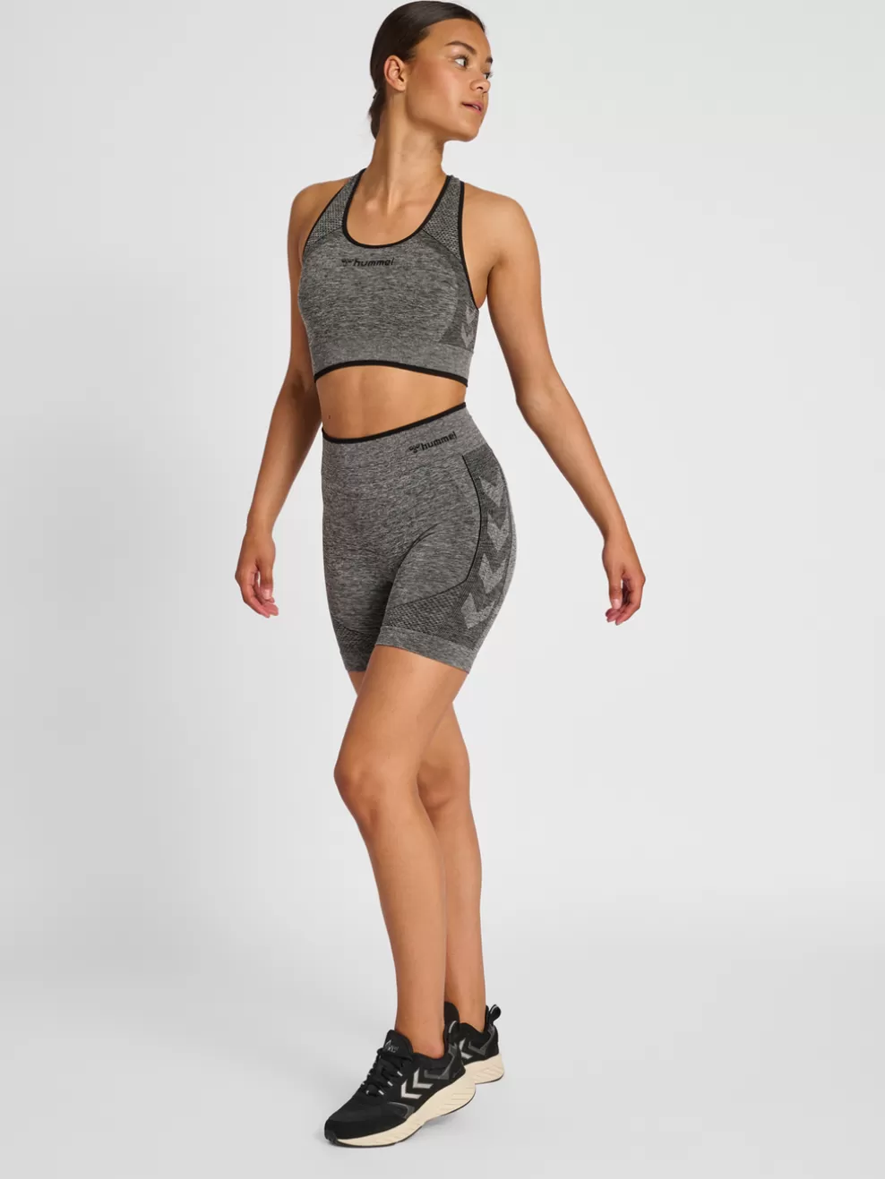 hmlMT UNA SEAMLESS MID WAIST SHORTS*hummel Hot