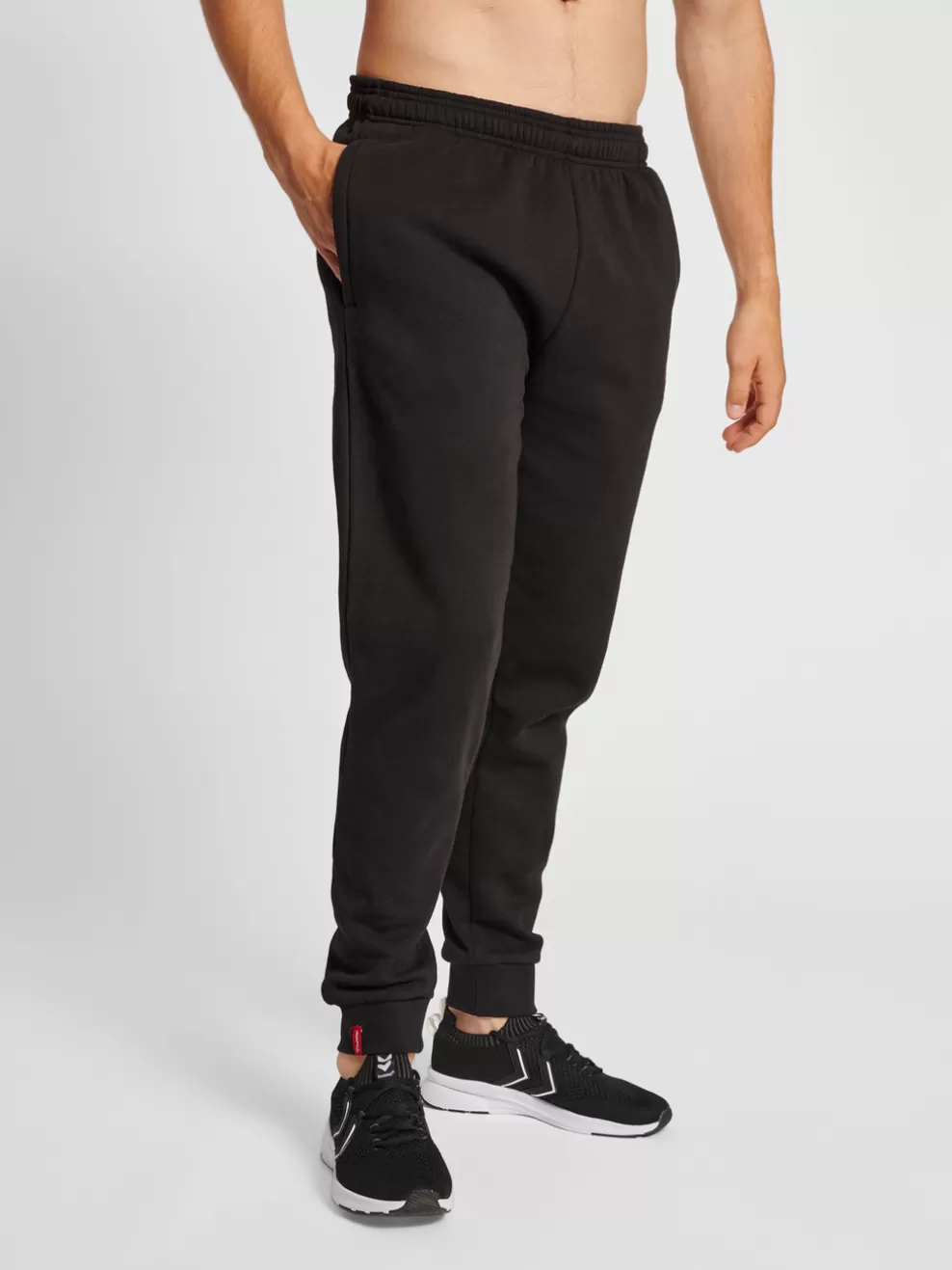 hmlRED BASIC SWEAT PANTS*hummel New