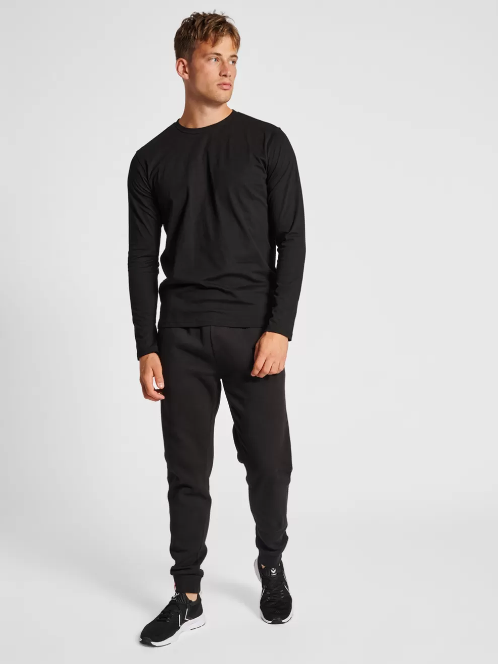 hmlRED BASIC SWEAT PANTS*hummel New