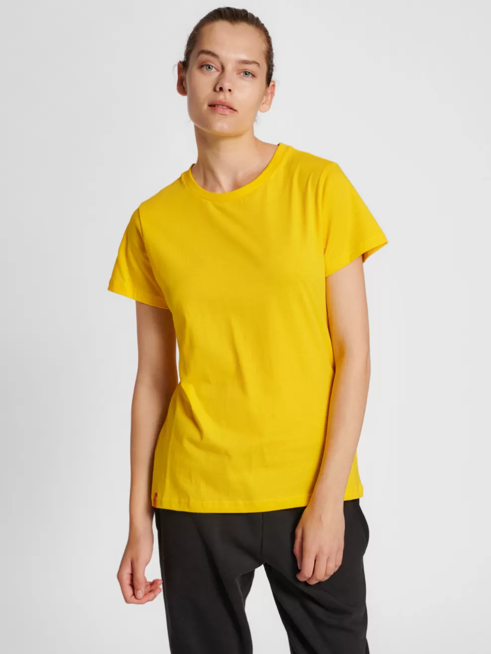 hmlRED BASIC T-SHIRT S/S WOMAN*hummel Flash Sale