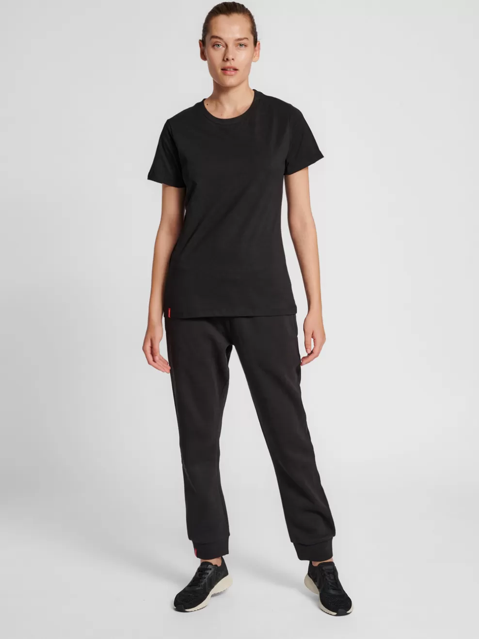 hmlRED BASIC T-SHIRT S/S WOMAN*hummel Outlet