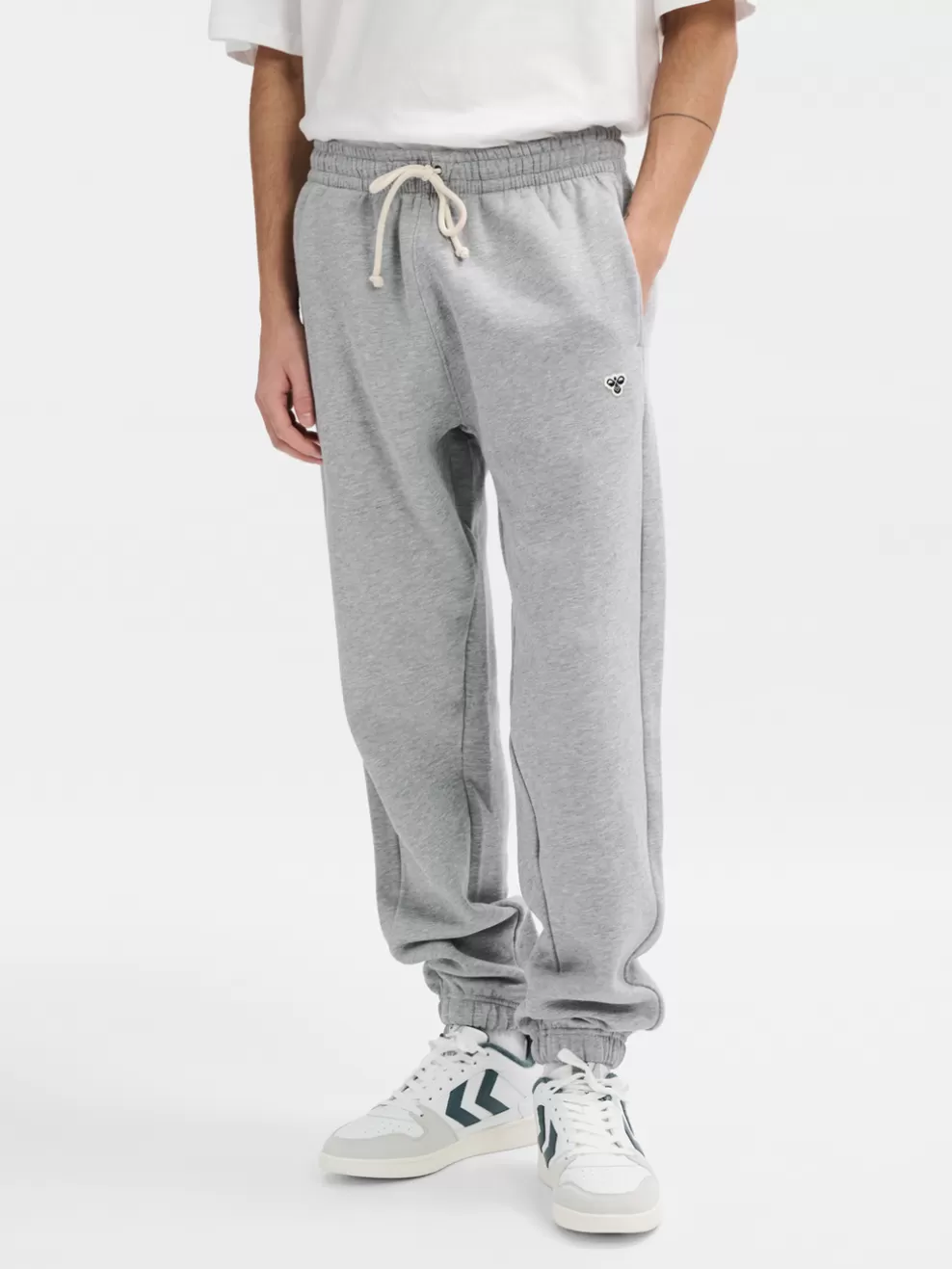 hmlREGULAR SWEATPANT BEE*hummel Hot