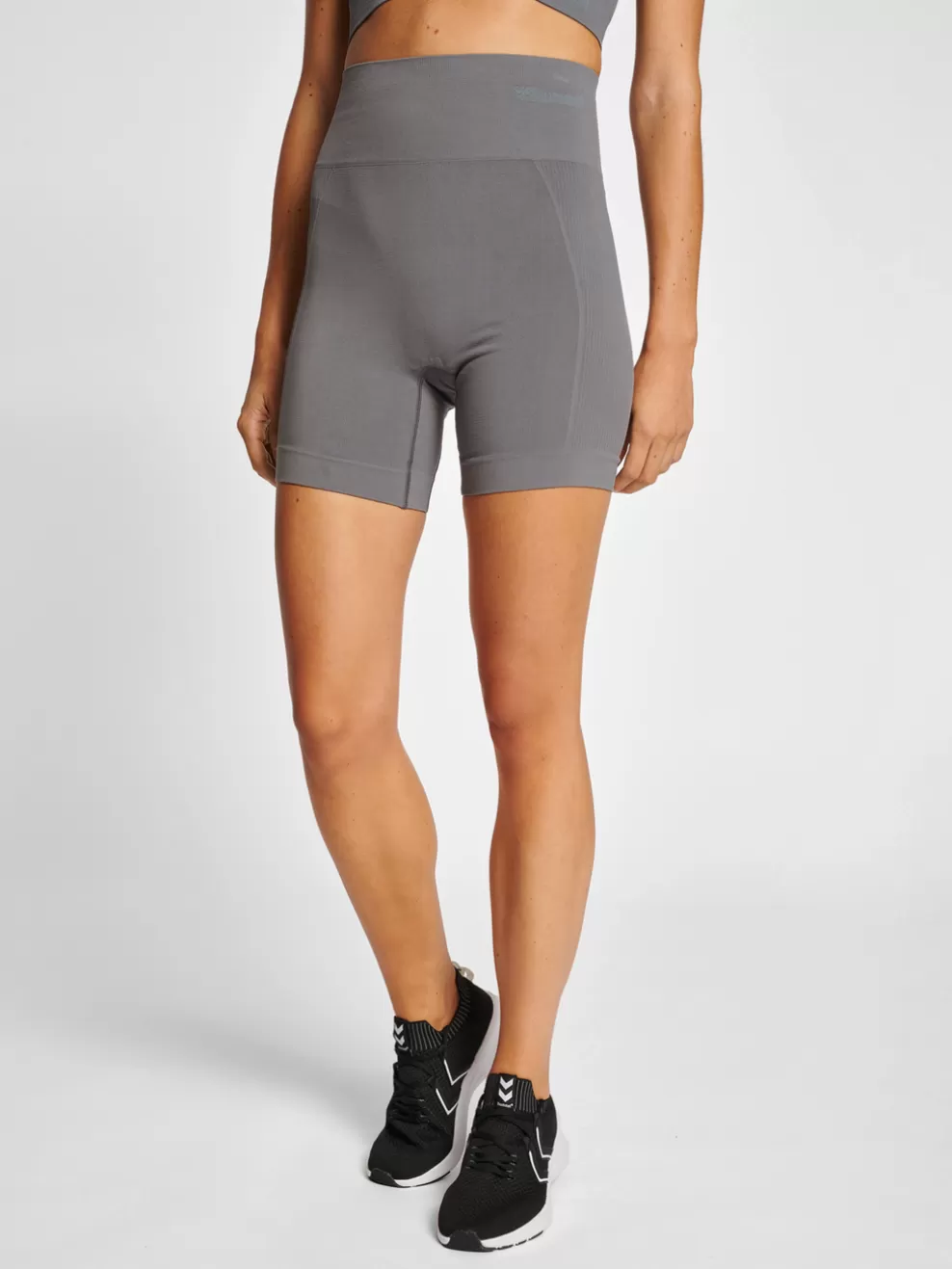 hmlTIF SEAMLESS SHORTS*hummel Best Sale