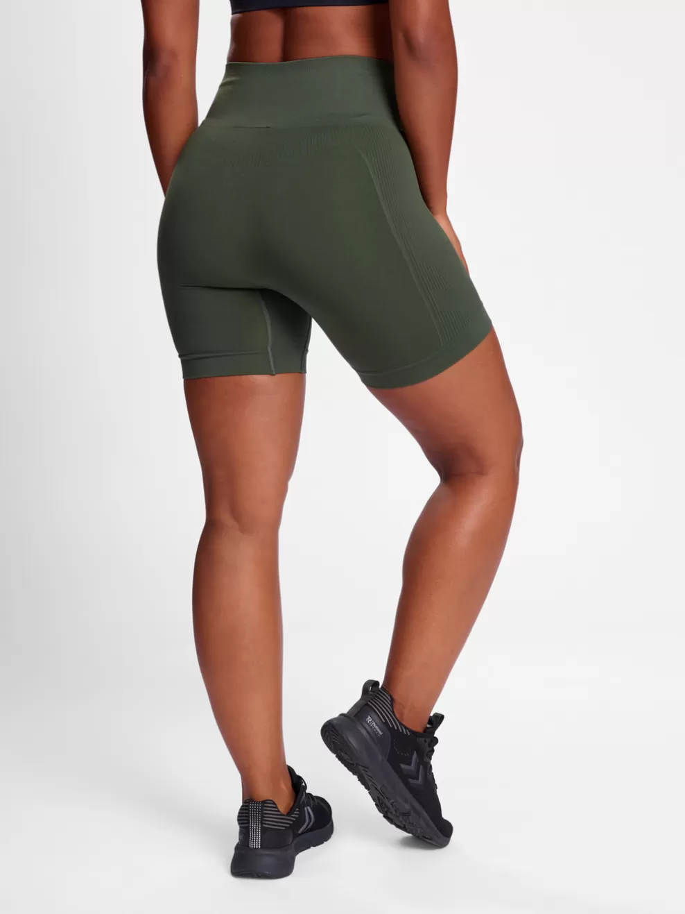 hmlTIF SEAMLESS SHORTS*hummel Best Sale
