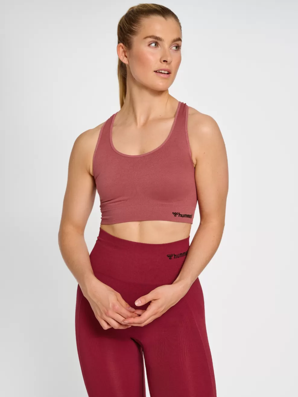 hmlTIF SEAMLESS SPORTS TOP*hummel Fashion