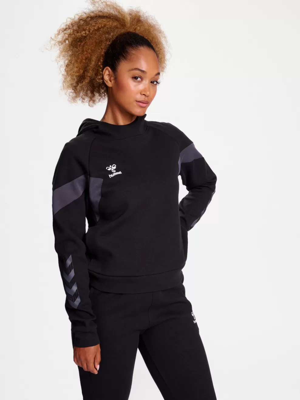 hmlTRAVEL SWEAT HOODIE WOMAN*hummel Flash Sale