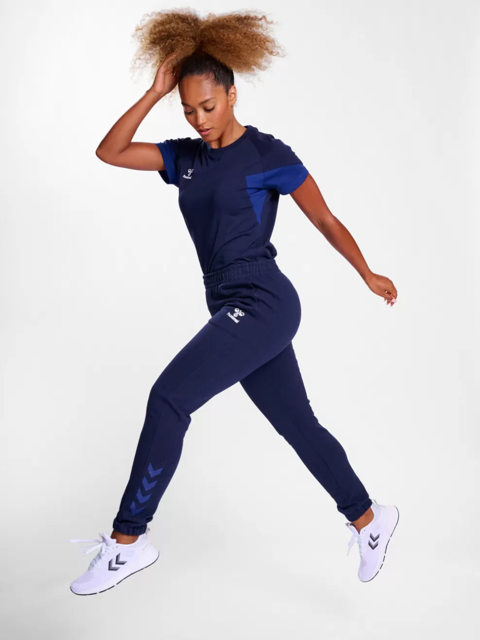 hmlTRAVEL SWEAT PANTS WOMAN*hummel Online