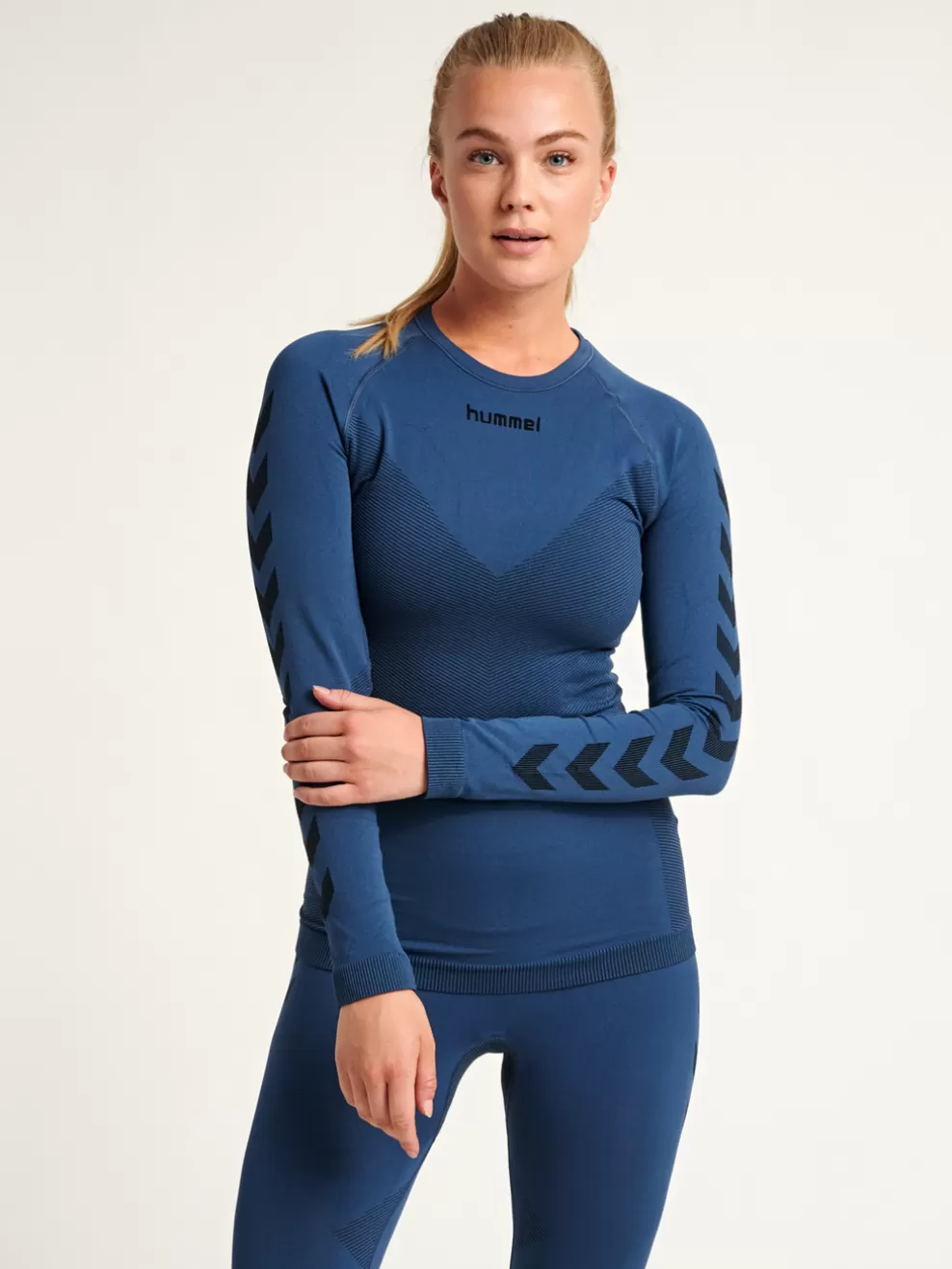 FIRST SEAMLESS JERSEY L/S WOMAN*hummel Sale