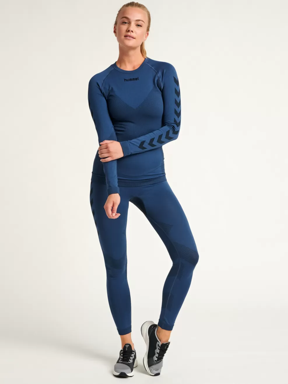 FIRST SEAMLESS JERSEY L/S WOMAN*hummel Sale