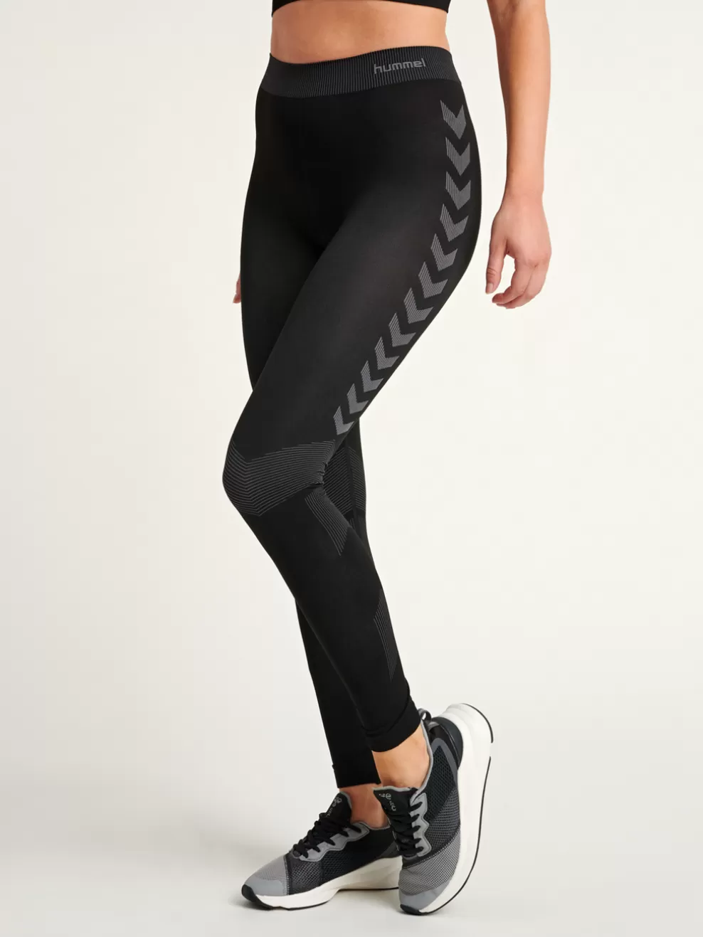 FIRST SEAMLESS TIGHTS WOMEN*hummel Hot