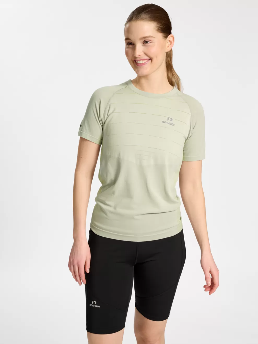 nwlRIVERSIDE SEAMLESS T-SHIRT S/S W*hummel Online